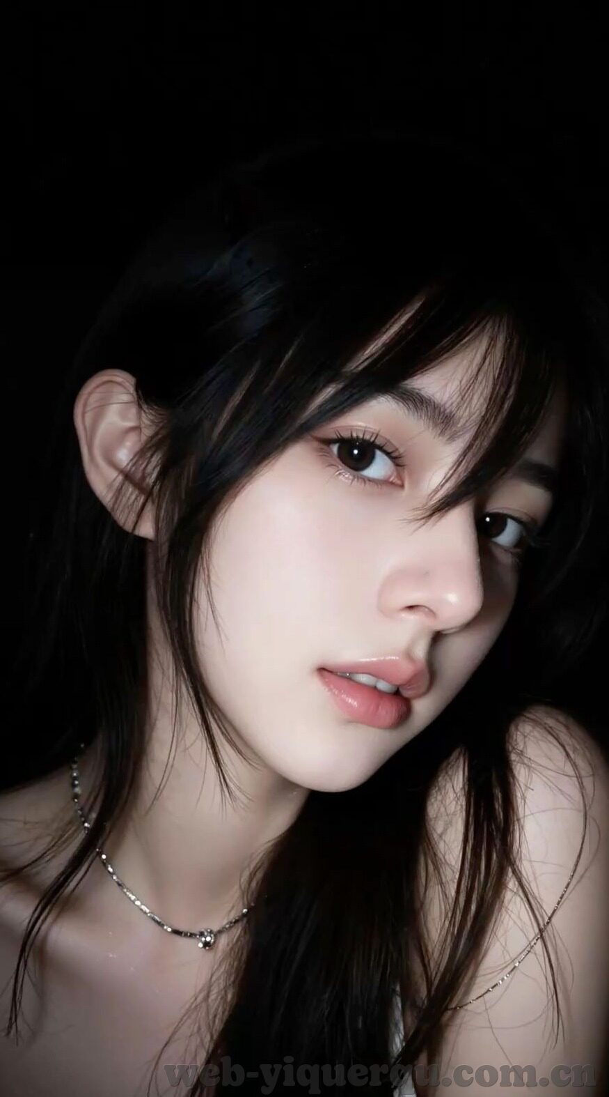 丝袜人妻在线-丝袜诱惑，都市生活中的微妙风情